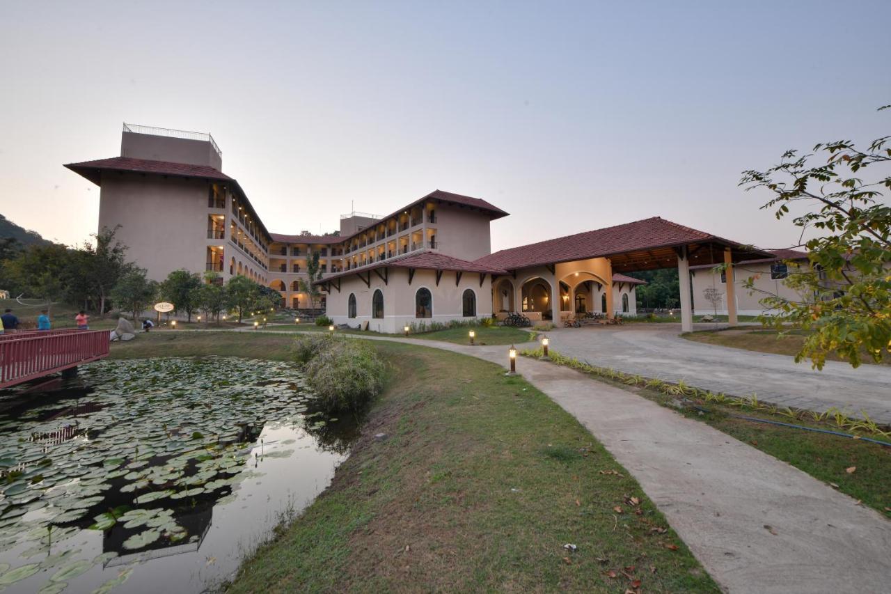 Bhanu The Fern Forest Resort & Spa, Jambughoda Exteriér fotografie